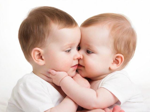 宝宝的独特爱意表达：六种行为让你感受到满满的爱意