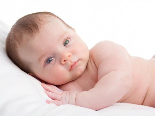 早产儿脐疝怎么办?医生:一般不需要处理,但这种情况要尽早手术!