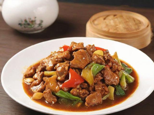 孩子多大能吃大人饭？一岁半后可尝试，注意这几点！