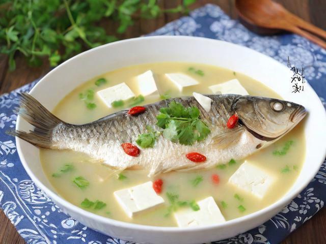 春天必做鲫鱼豆腐汤，补钙又健康，孩子长高必备！
