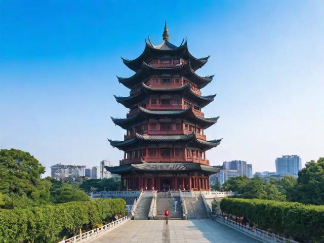 岳阳楼：千年古楼为何游客络绎不绝？范仲淹给出了答案