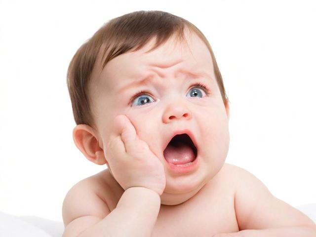 宝宝高热惊厥家长第一时间该怎么做？记住这5点！