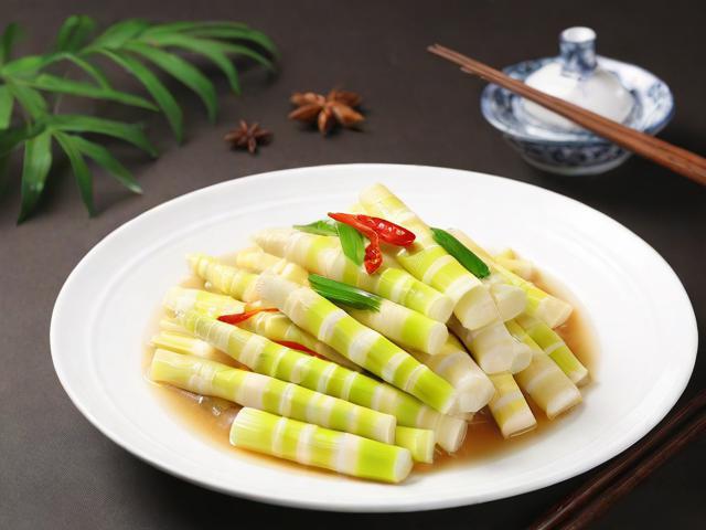 杭州男子吃春笋住院：家长需注意焯水与适量